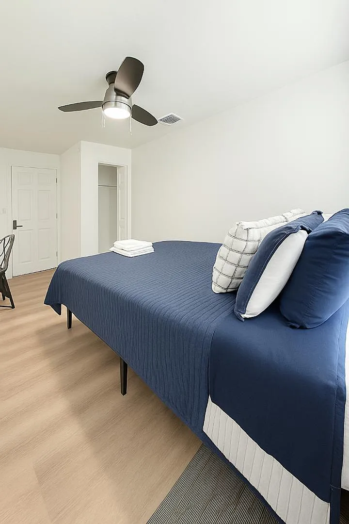 Unit Photo - 129 Alachua Dr #6