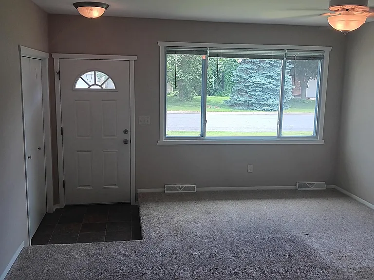 2685 Richardson St — Photo 3