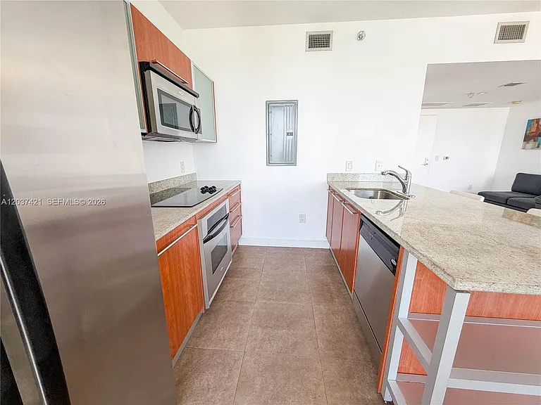 185 SW 7th St #2900 — Photo 16