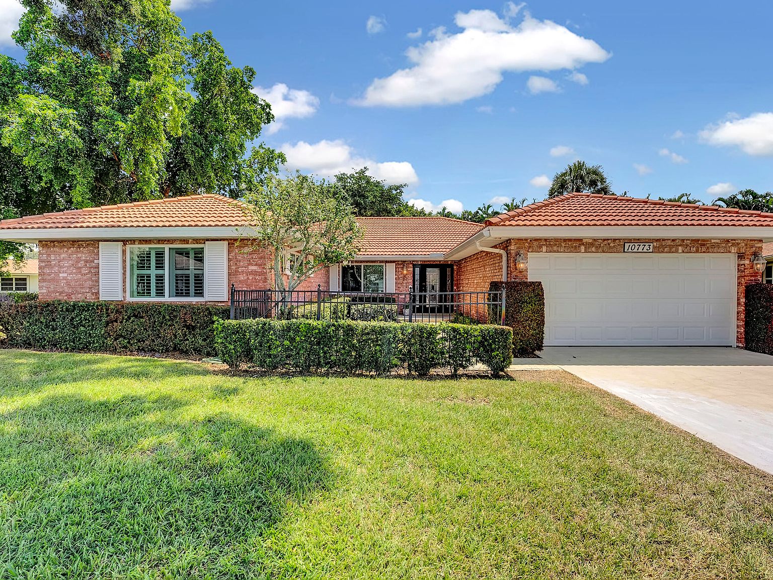 10773 Green Trail Dr S