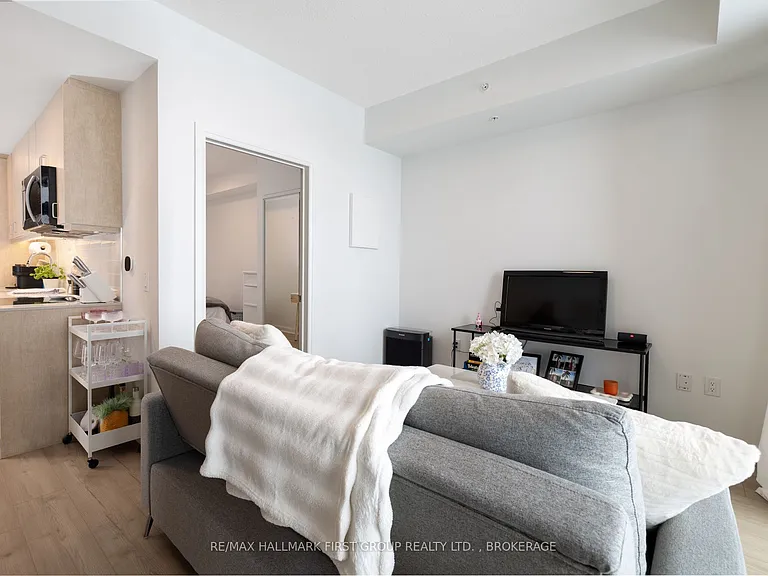 223 Princess St #429 — Photo 23