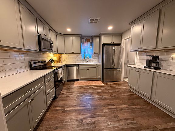 5th image of 2529 NW 33rd St