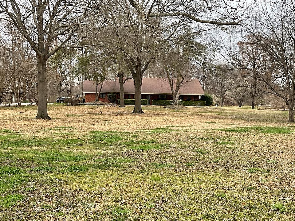 1st image of 212 Cedar Ln
