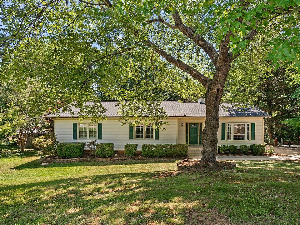 1st image of 4108 Pickwick Dr