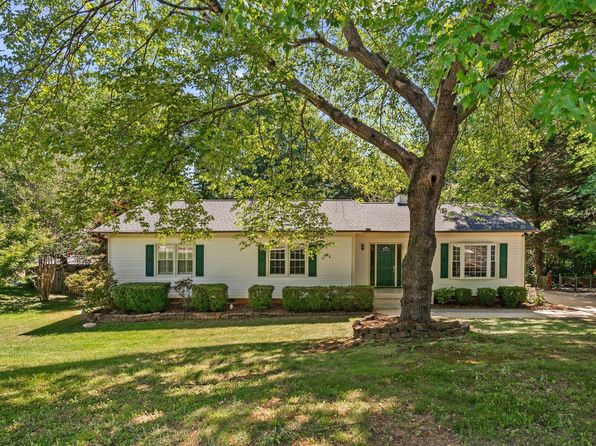 4108 Pickwick Dr, Raleigh, NC 27613
