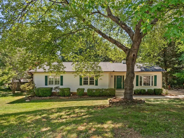 4108 Pickwick Dr, Raleigh, NC 27613