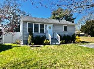 4 Juniper Rd, South Kingstown, RI 02879