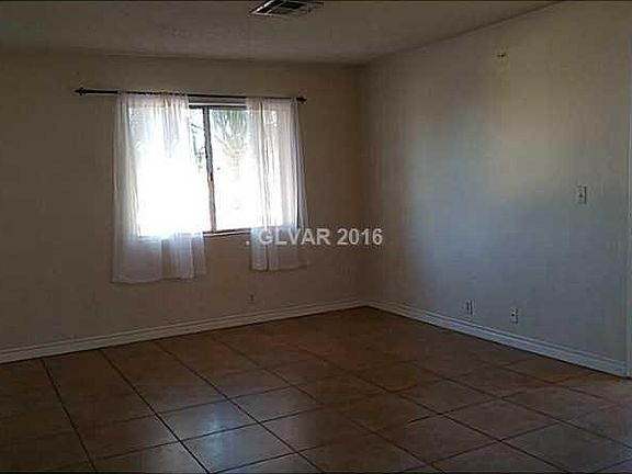 4th image of 5061 Pioneer Ave APT 204