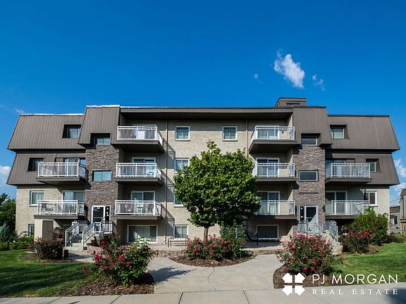3rd image of 810 N 107th Ave APT 203