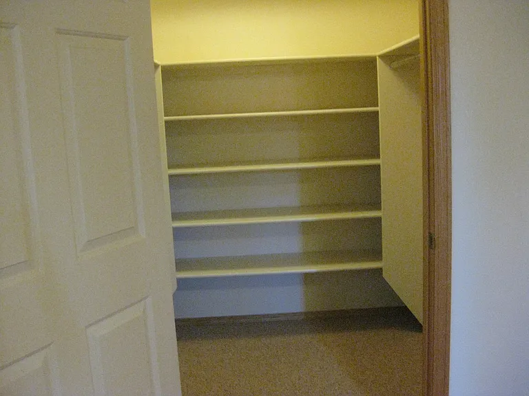 245 SW Higgins Ave — Photo 9