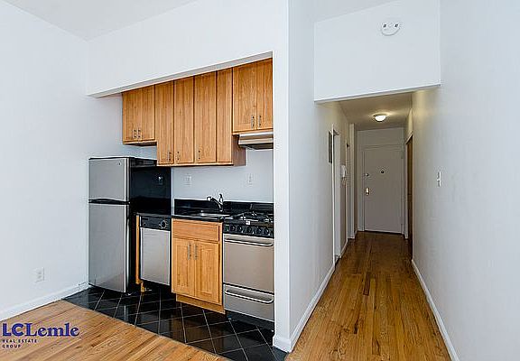4th image of 505 E 88th St #9
