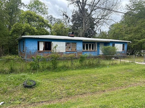 3rd image of 5846 Moncrief Rd W