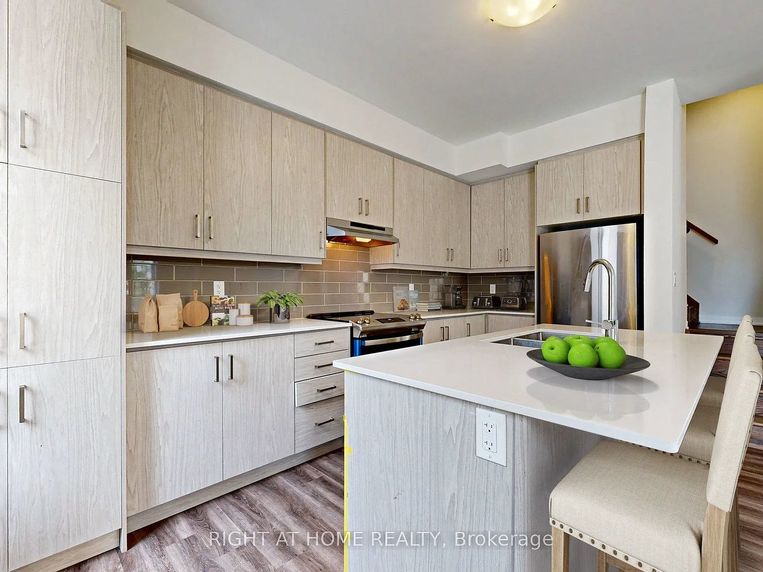 3 bed, $3,600 — Photo 3