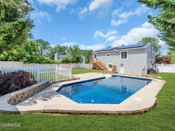 24 Woodlark Rd, Toms River, NJ 08755