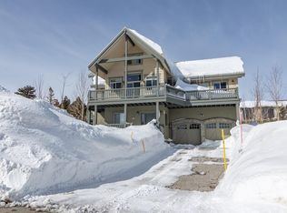 16 Hub Cir, Mammoth Lakes, CA 93546