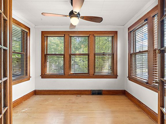 5th image of 4124 11th Ave S