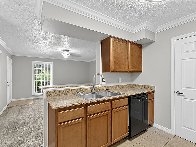 Aventine at Forest Lakes Apartment Homes — Photo 15
