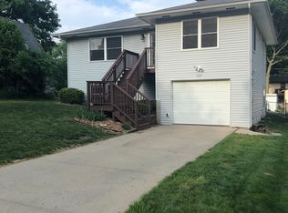 703 7th Ave, Coralville, IA 52241