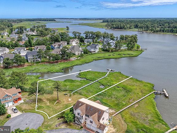 3rd image of 23858 Brant Cir #14
