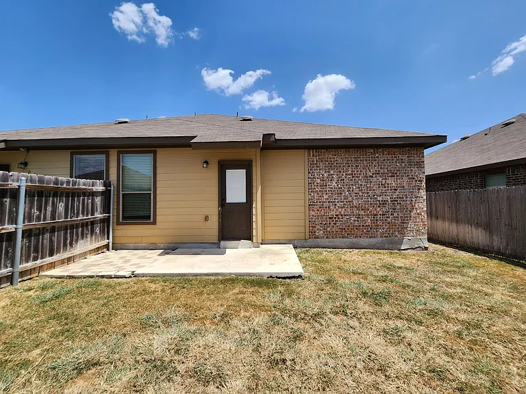 712 Creekside Cir — Photo 47