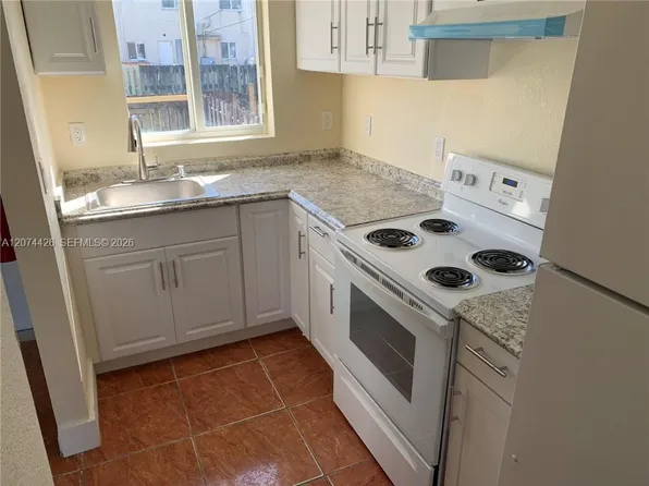 414 NW 84th Ter #414, Miami, FL 33150