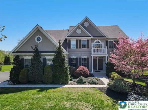 3370 Courtney Dr, Center Valley, PA 18034