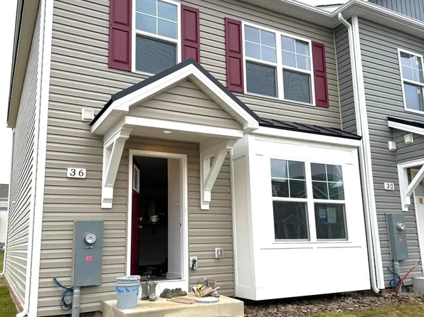 36 Moses Dr, Martinsburg, WV 25405