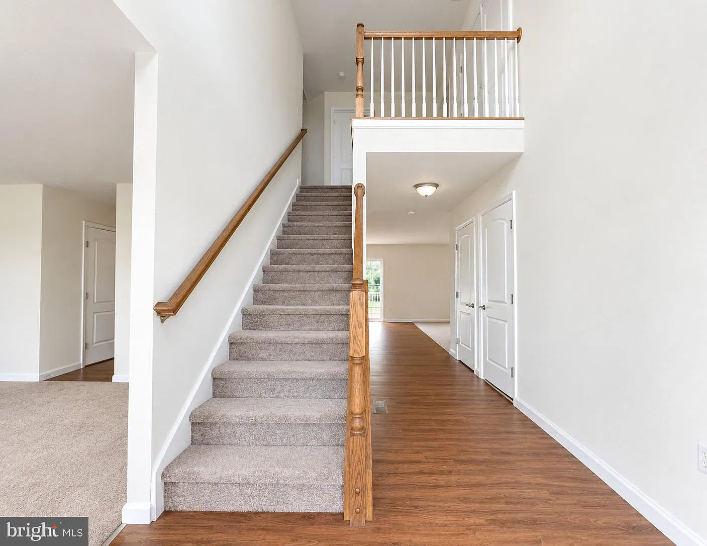 4 bed, 2.5 bath, 2369 sqft, $2,500 — Photo 3