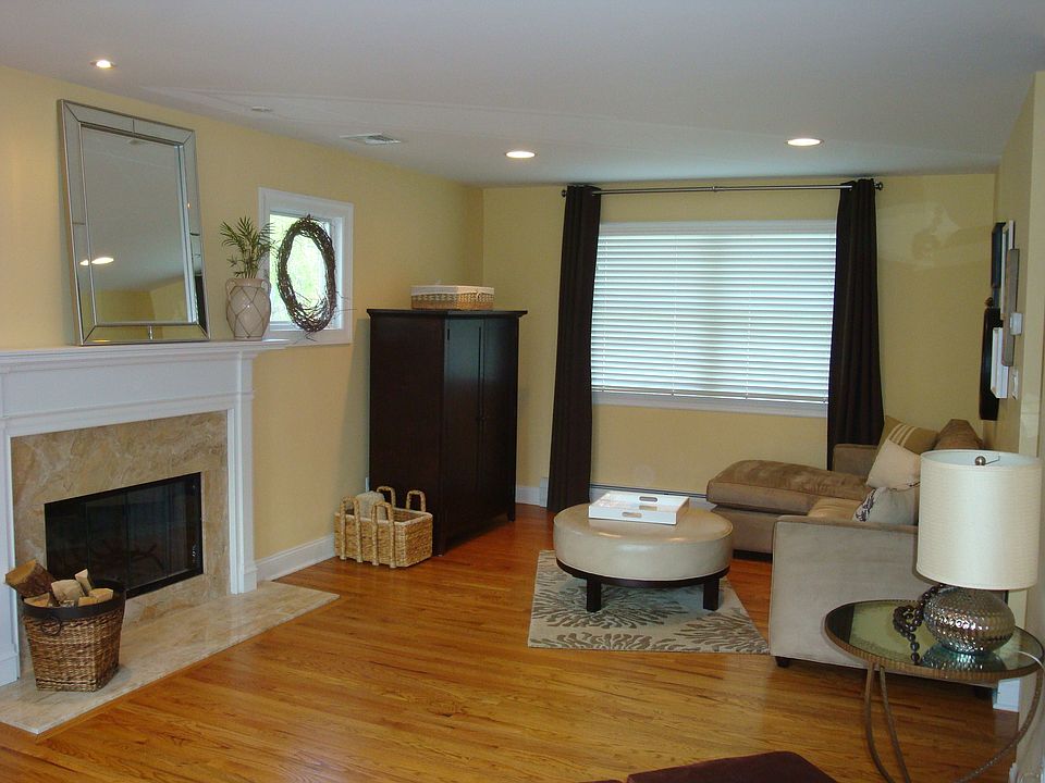 1st image of 28 Pleasant Ave