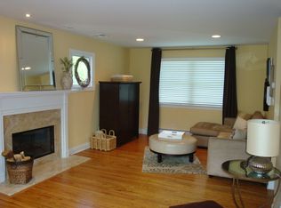 28 Pleasant Ave, Midland Park, NJ 07432