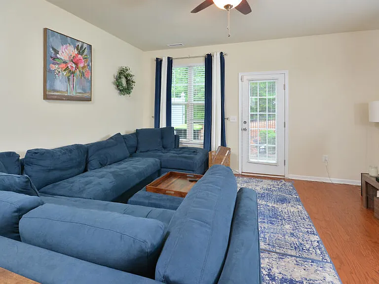 100 Stratford Lakes Dr #324 — Photo 6