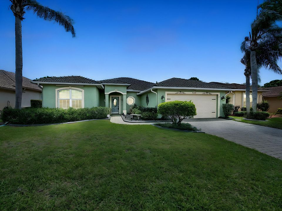 1st image of 529 Waverly Circle
