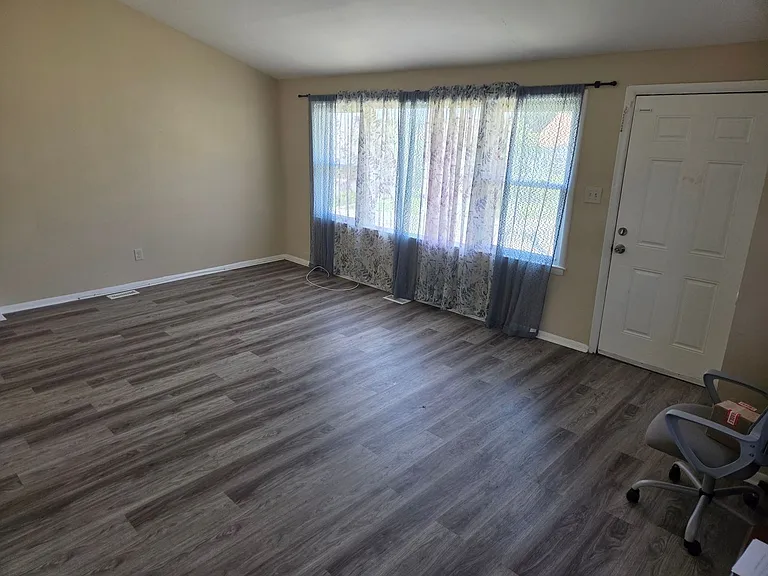 119 Larch Ave — Photo 7