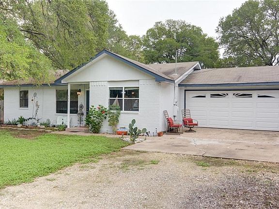 3rd image of 236 E Keanahalululu Ln