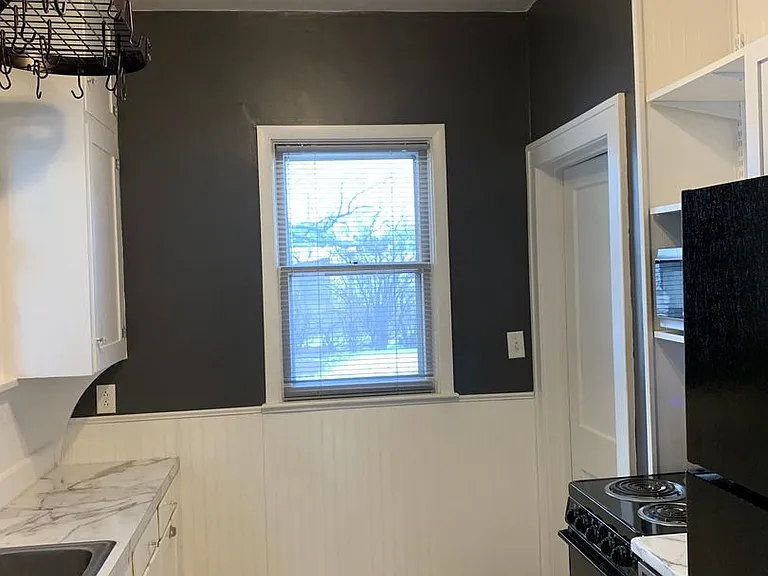 615 4th St NE — Photo 8