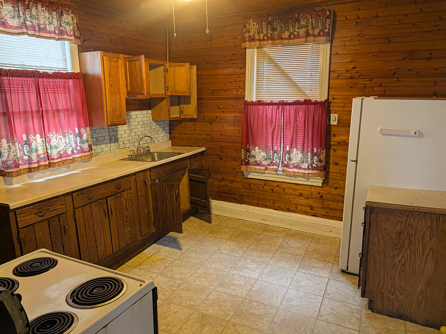 3 bed, 1422 sqft, $700 — Photo 2