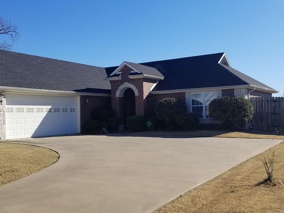 1st image of 602 Village Blvd