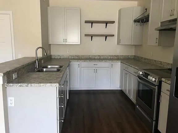 4th image of 466 S Broad St #204