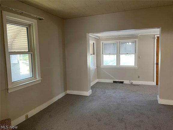 3rd image of 1383 Andrus St