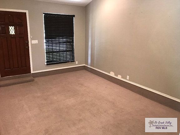 3rd image of 875 Jenny Cir
