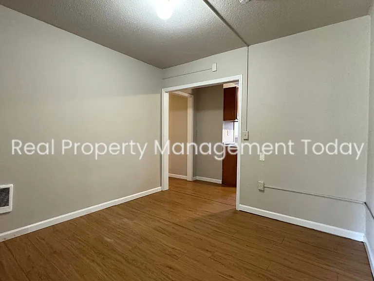 516 N K St LLC (Silver) — Photo 27