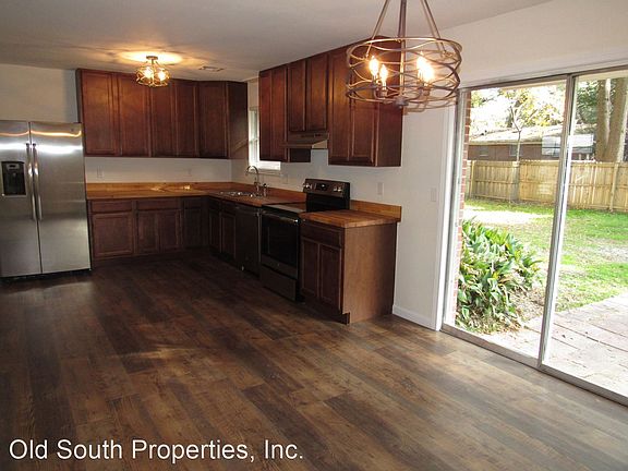 2nd image of 2977 Skycrest Dr
