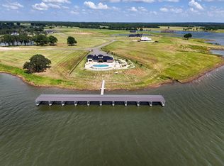 215 Cove Side Ct, Honey Grove, TX 75446