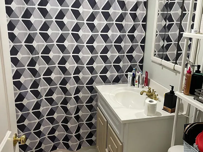 128 Westminster Ave #2 — Photo 8