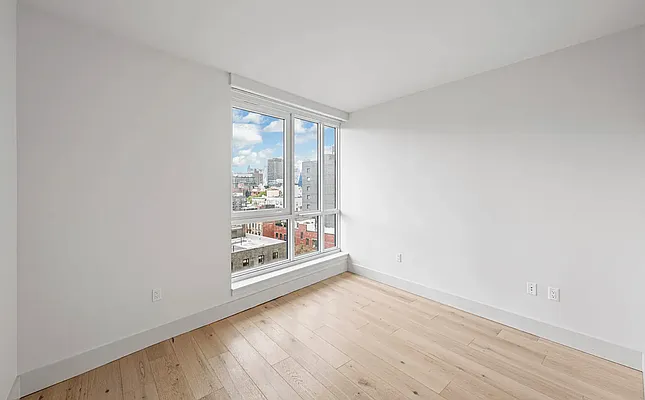 Rented by Manhattan Realty Group | media 26