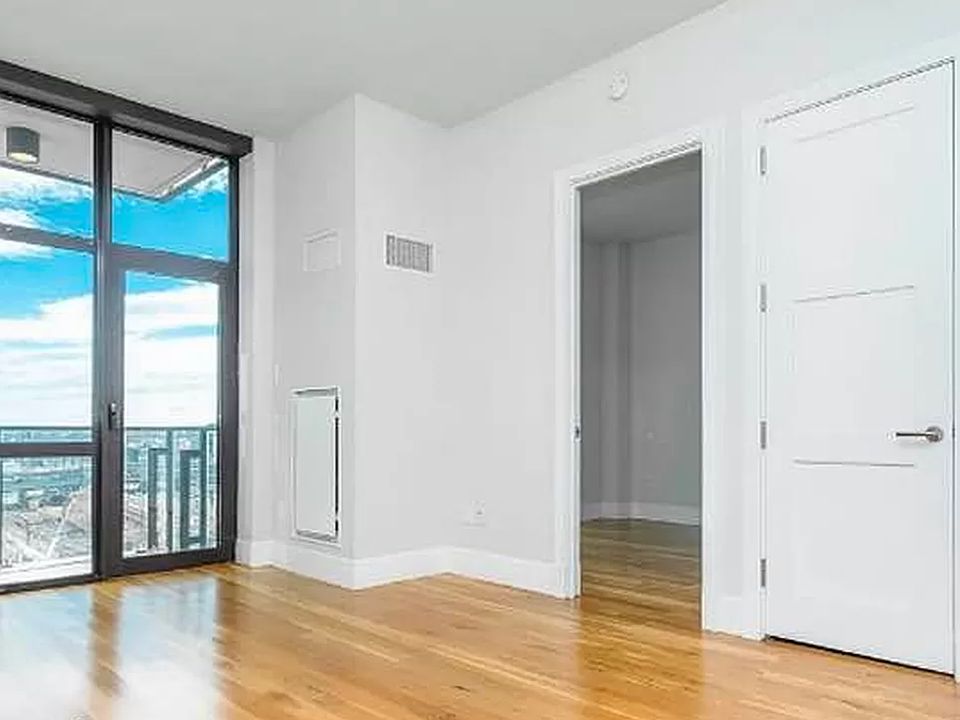 1st image of 4441 Purves St APT 1409