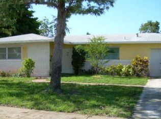 538 Cypress Dr, Lake Park, FL 33403