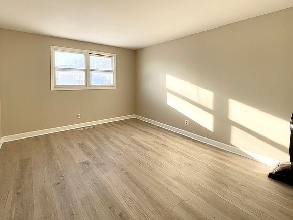 5th image of 1257 Peacock Ln