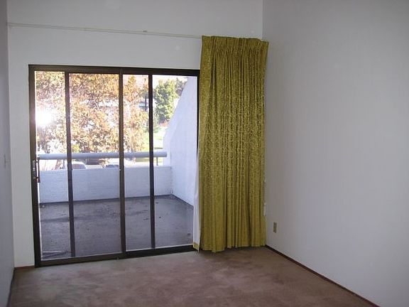 4th image of 1781 Deer Creek Ct