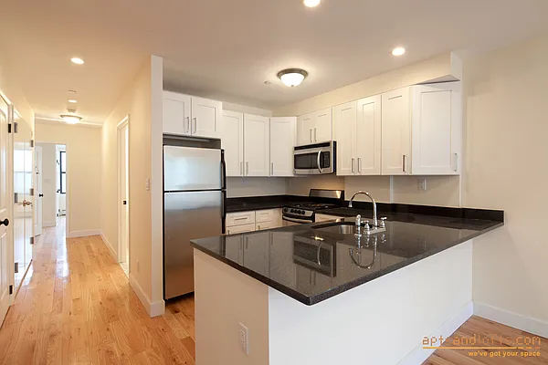 Rented by aptsandlofts.com | media 60